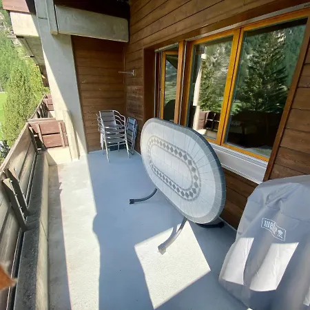 Moderne Dachwohnung Naehe Zermatt Mit Balkon Tasch Exterior photo