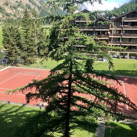 Moderne Dachwohnung Naehe Zermatt Mit Balkon Tasch Exterior photo