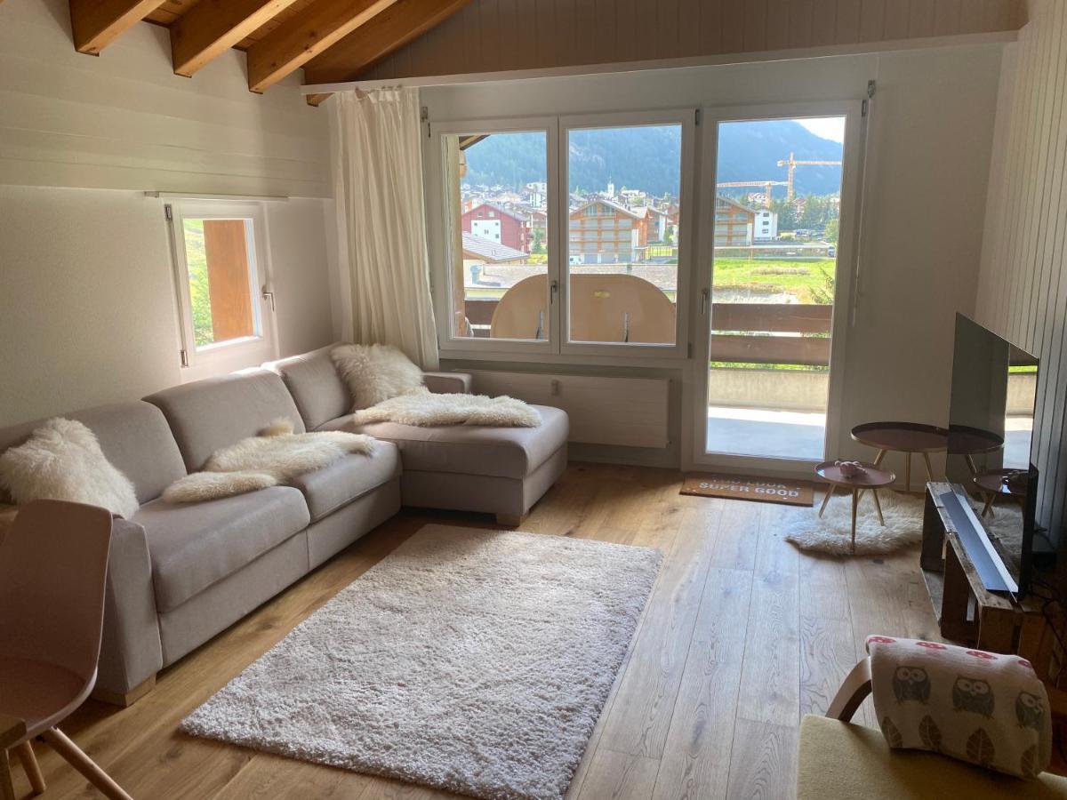Moderne Dachwohnung Naehe Zermatt Mit Balkon Apartment Tasch