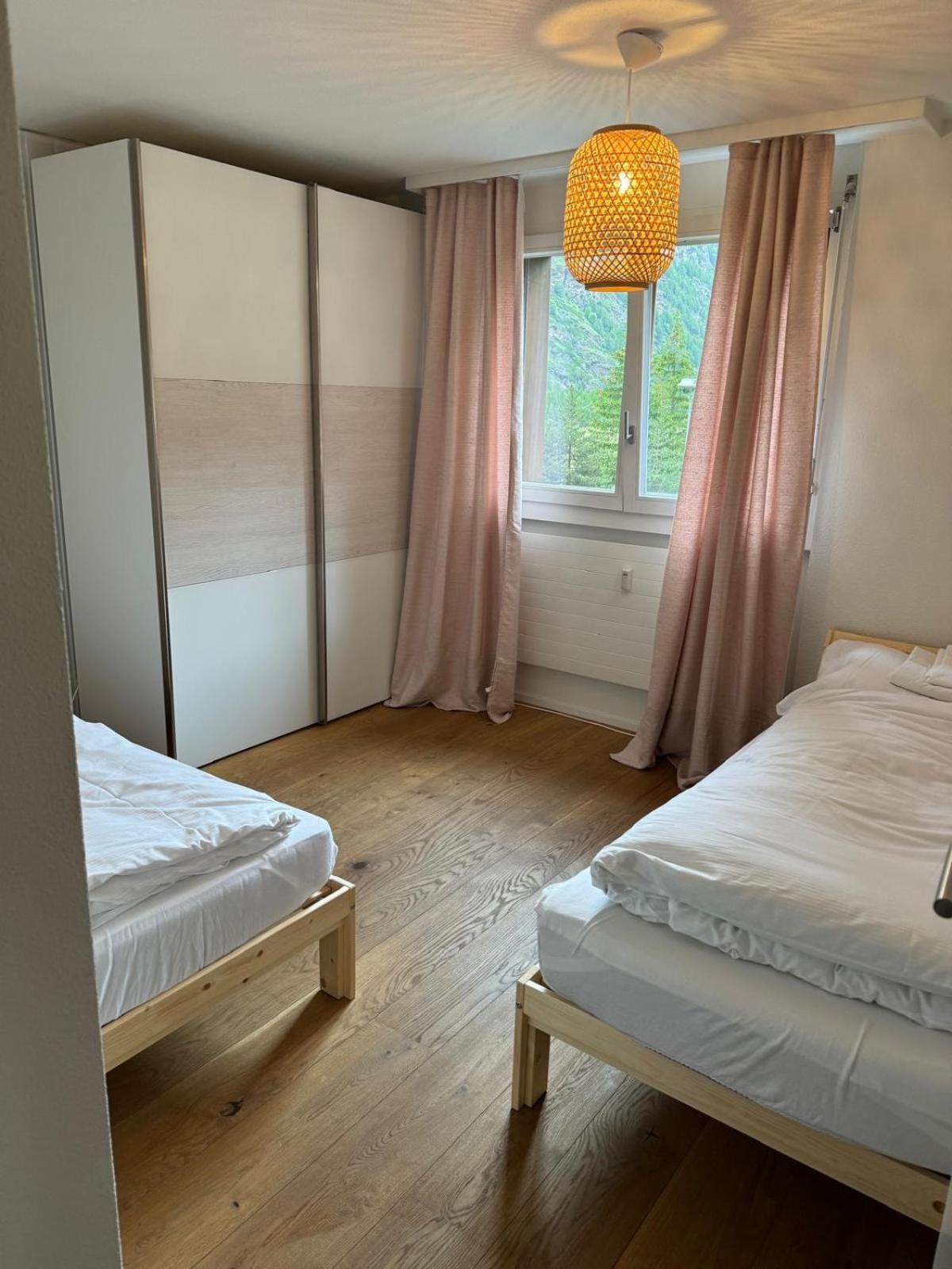 Moderne Dachwohnung Naehe Zermatt Mit Balkon